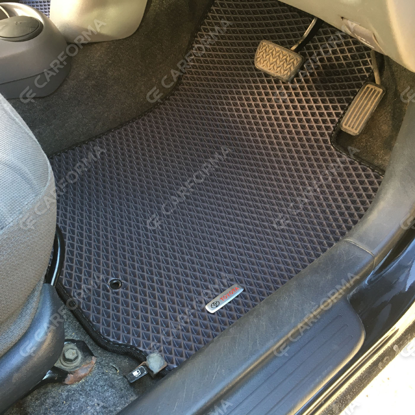 Коврики на Toyota Vitz I 1998&nbsp;-&nbsp;2005 в Кургане