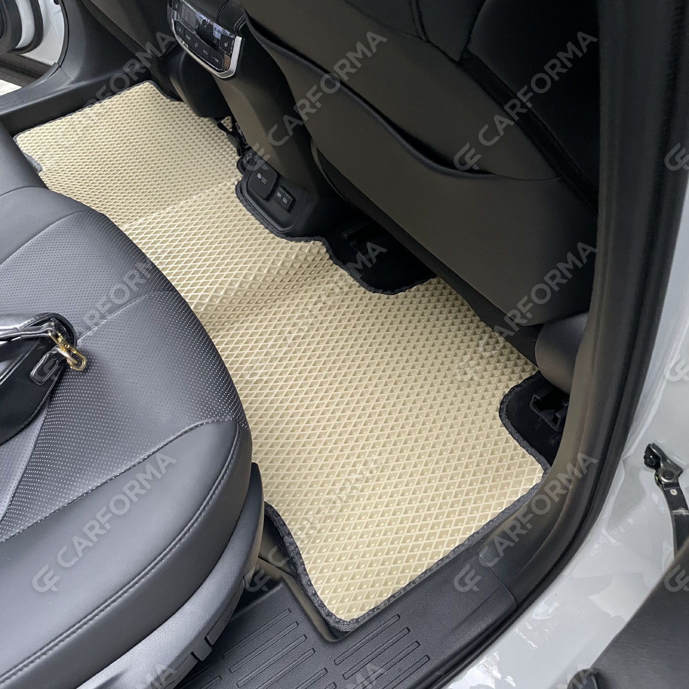 Коврики на Toyota Crown Kluger 2021&nbsp;-&nbsp;2026 в Кургане