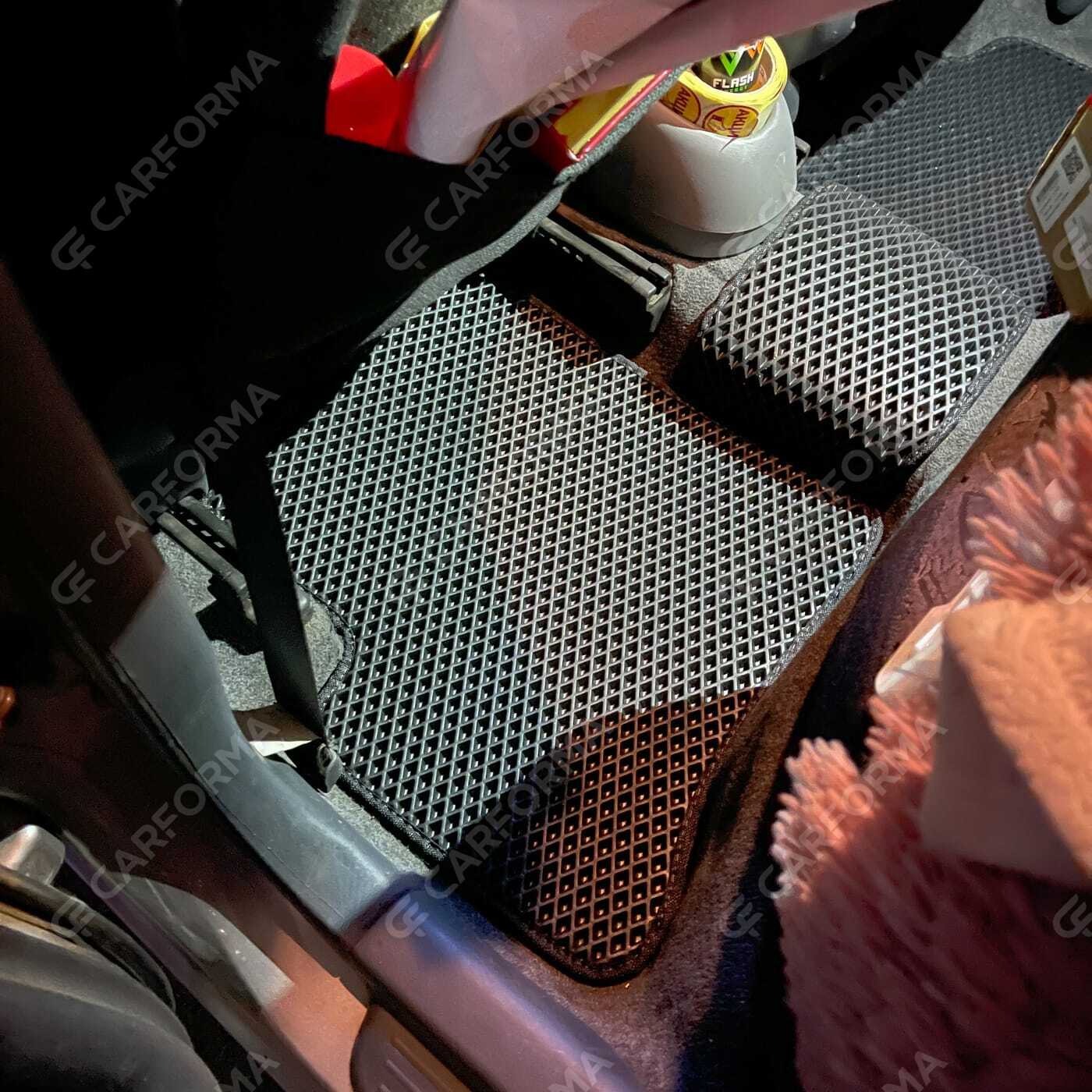 Коврики на Toyota Vitz I 1998&nbsp;-&nbsp;2005 в Кургане