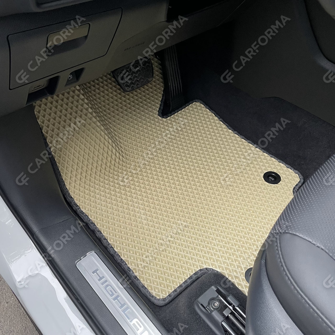 Коврики на Toyota Crown Kluger 2021&nbsp;-&nbsp;2026 в Кургане