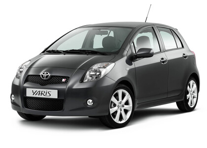 Коврики на Toyota Yaris II 2005 - 2011 в Кургане