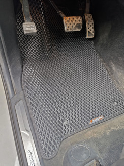 Коврики на Jeep Grand Cherokee (WK2) 2010 - 2022 в Кургане