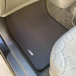 Коврики на Toyota Vitz I 1998&nbsp;-&nbsp;2005 в Кургане